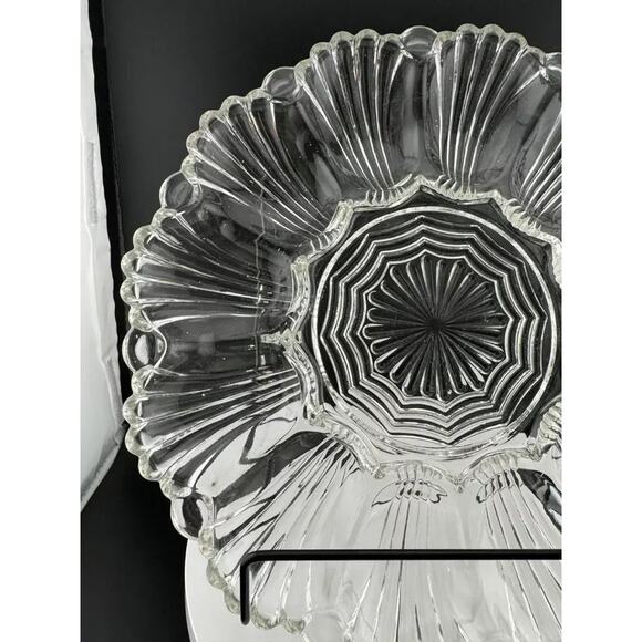 Vintage Anchor Hocking Deviled Egg Plate - Picture 3 of 8